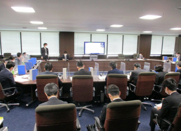 於發薪日ATM現金化 薪資電子化發放制度案